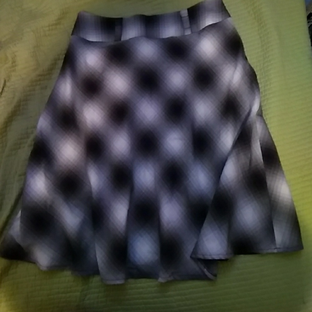 East 5th black and white gradient skirt